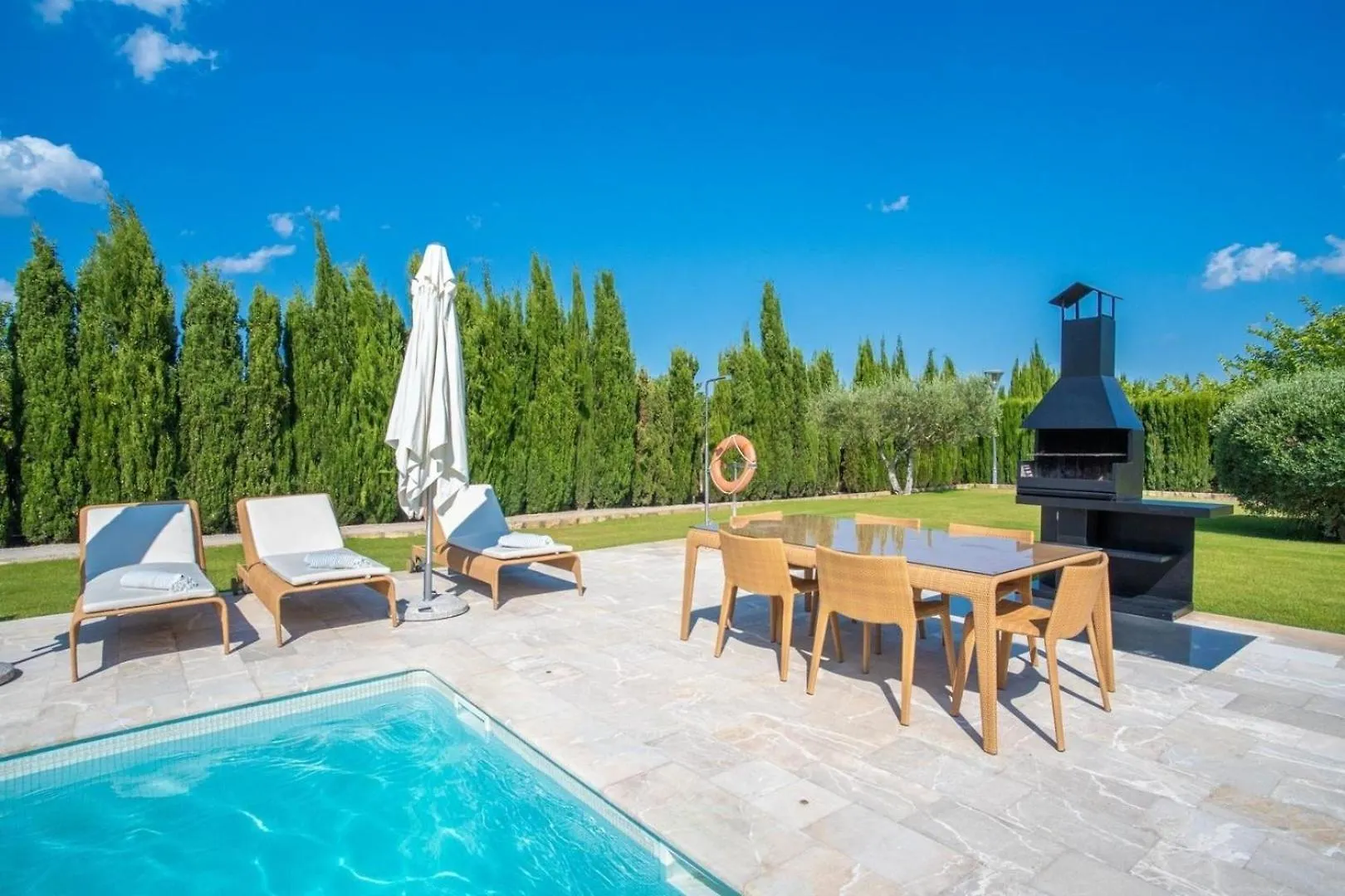Luxurioeses Landhaus Mit Whirlpool Im Freien Und Pool, Ideal Fuer Veranstaltungen 塞尔瓦 度假居